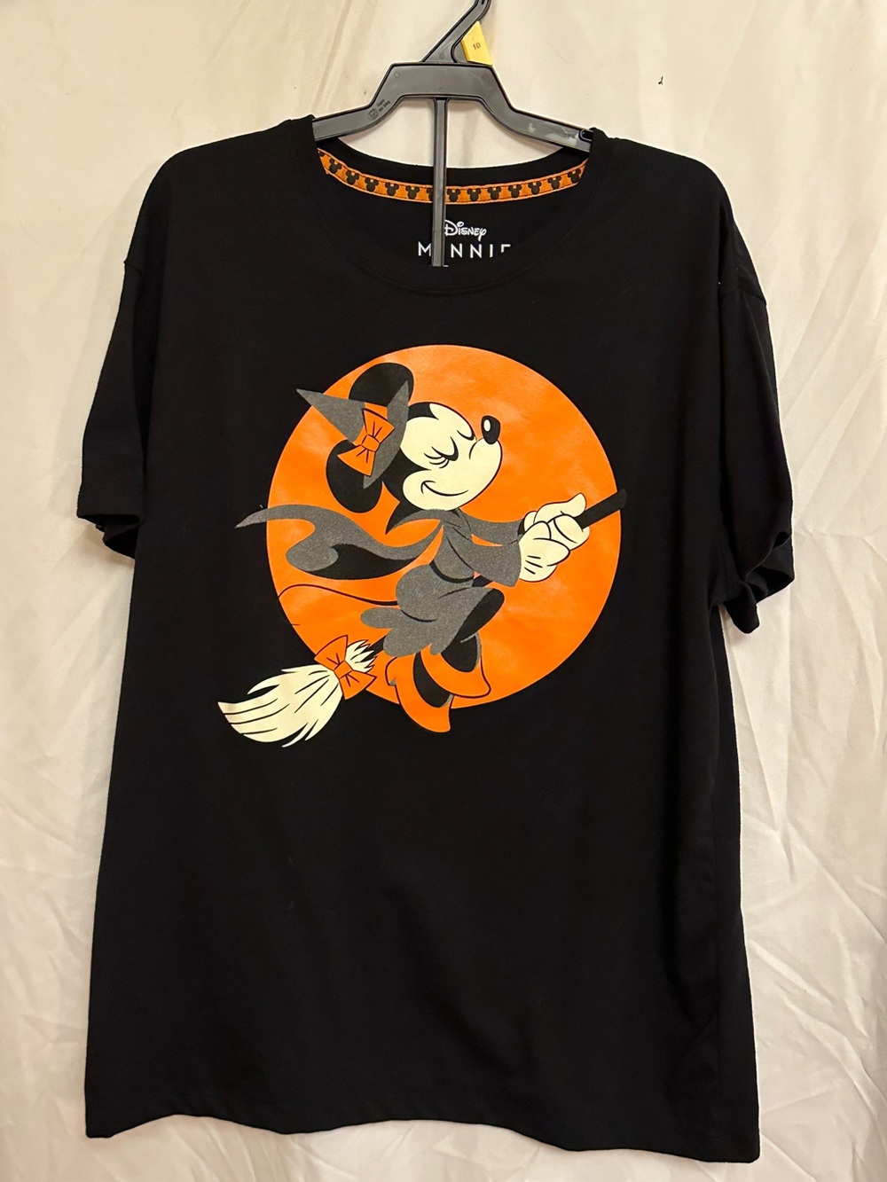 Women’s tops Disney Minnie Mouse Halloween Witch Graphic T-Shirt Black Medium M